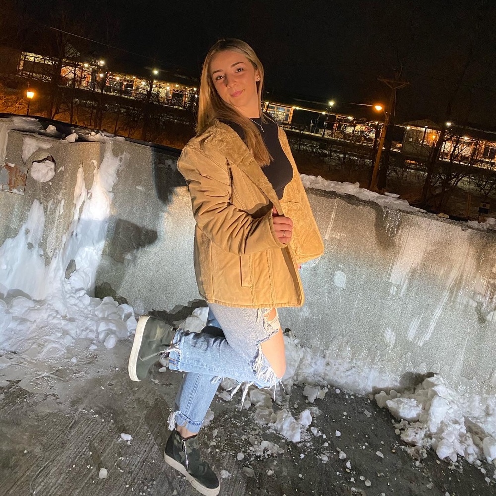 Meet your Posher, Gabby